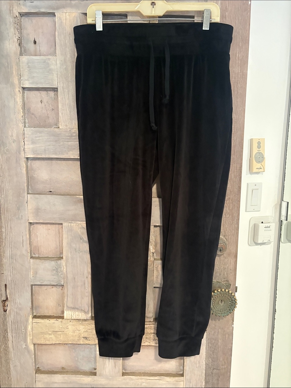 Black Velour Jogger Pants Zella sz L cuffed bottom
